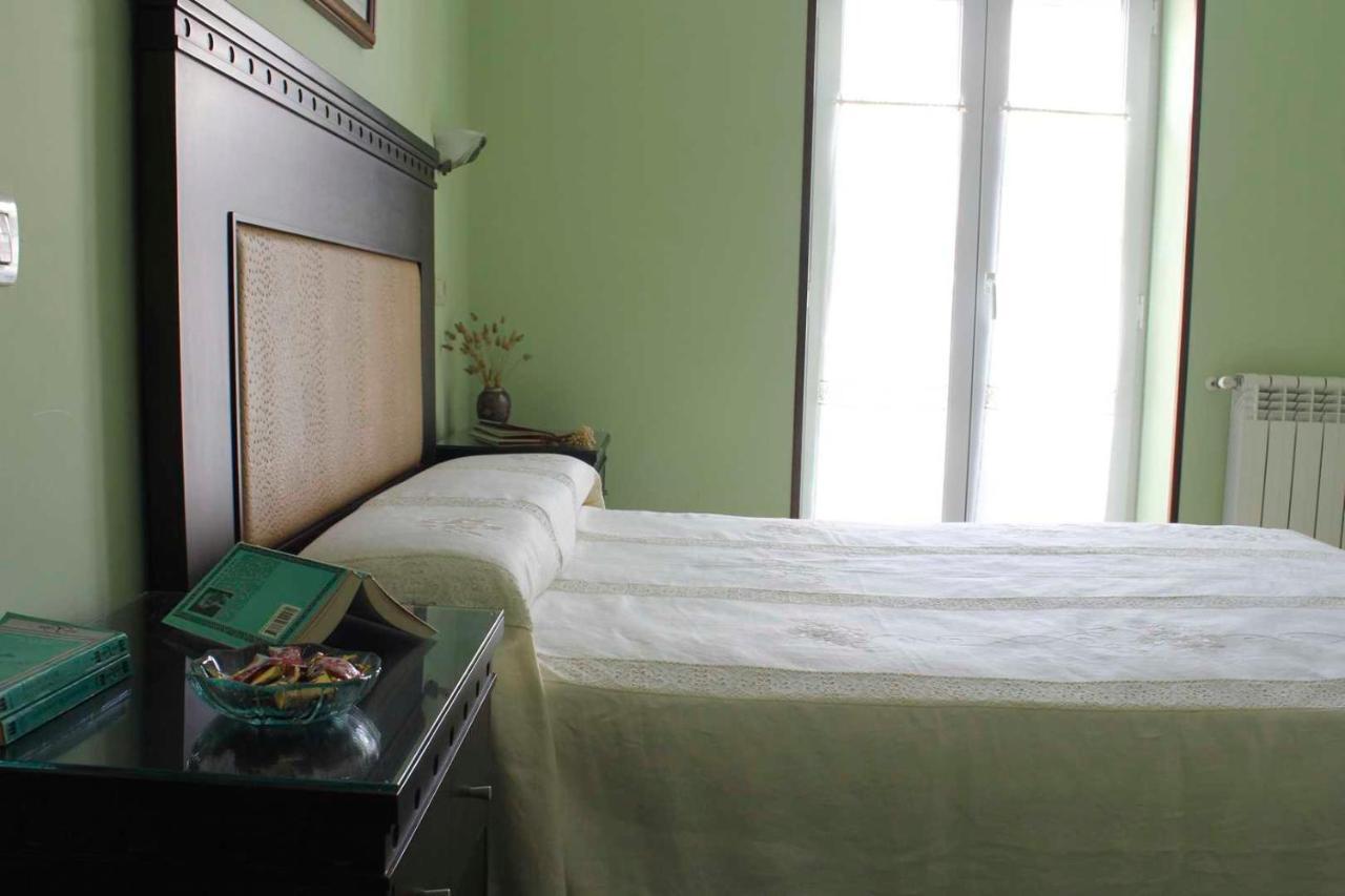 Apartamentos Casa Germana タピア・デ・カサリエゴ エクステリア 写真