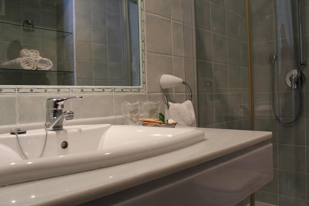 Apartamentos Casa Germana タピア・デ・カサリエゴ エクステリア 写真