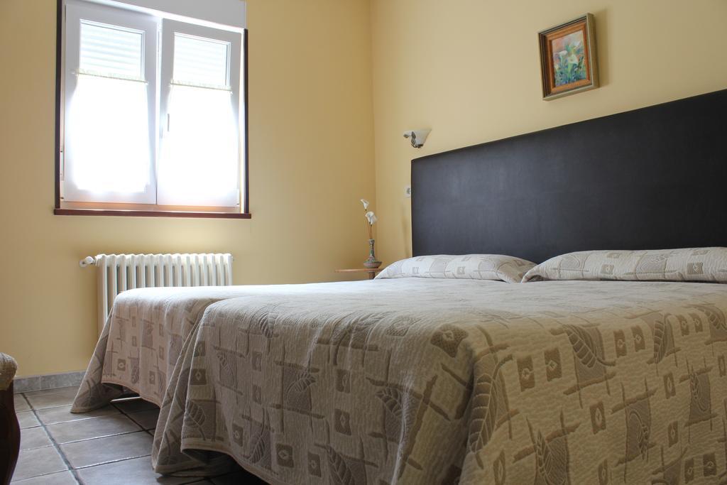 Apartamentos Casa Germana タピア・デ・カサリエゴ エクステリア 写真