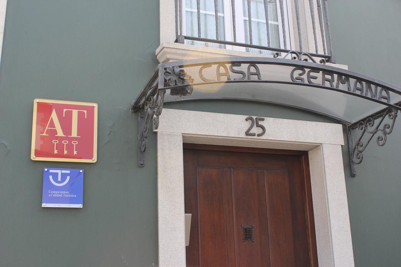 Apartamentos Casa Germana タピア・デ・カサリエゴ エクステリア 写真